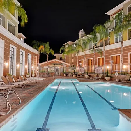 Global Luxury Suites At Baypointe Station